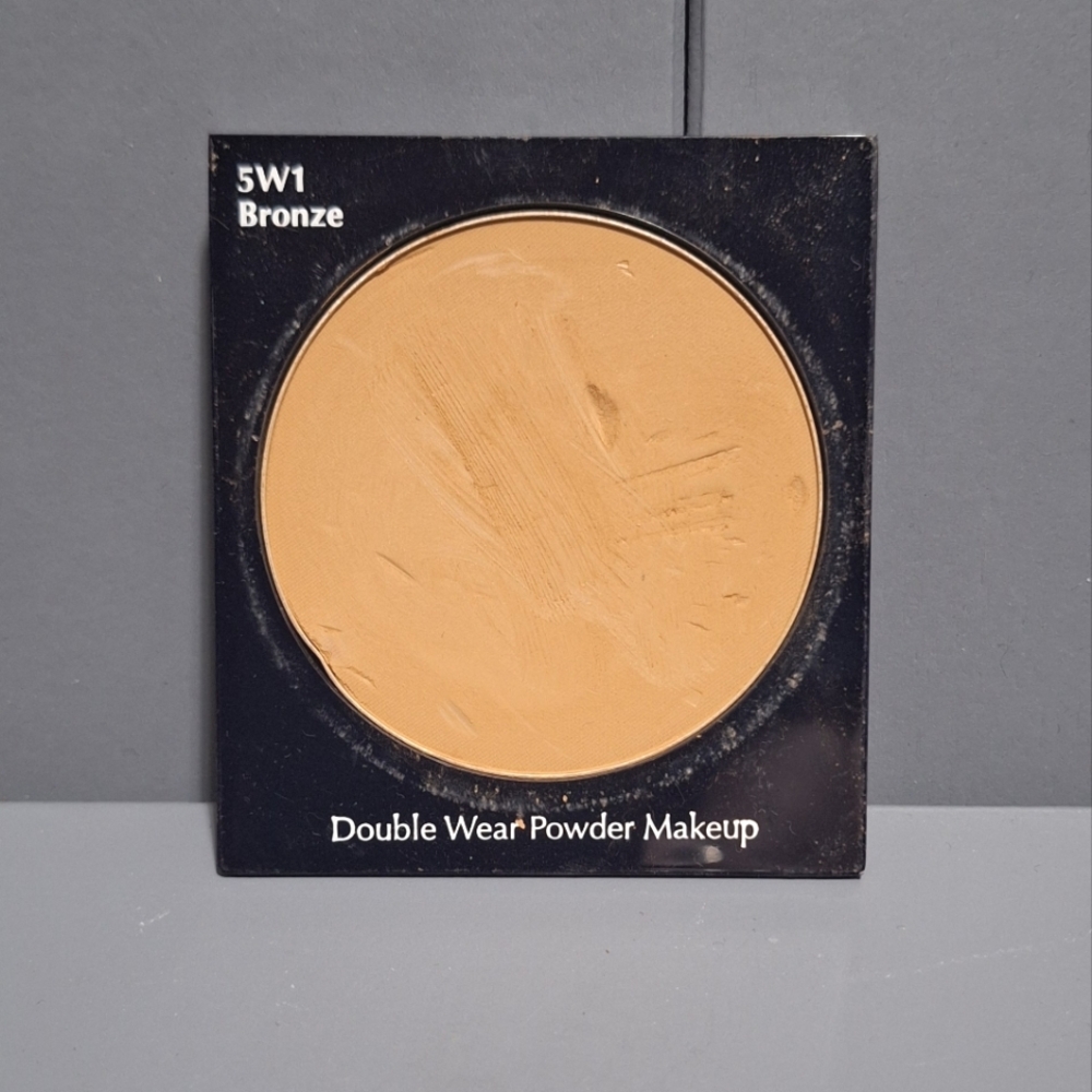 ESTEE LAUDER Powder